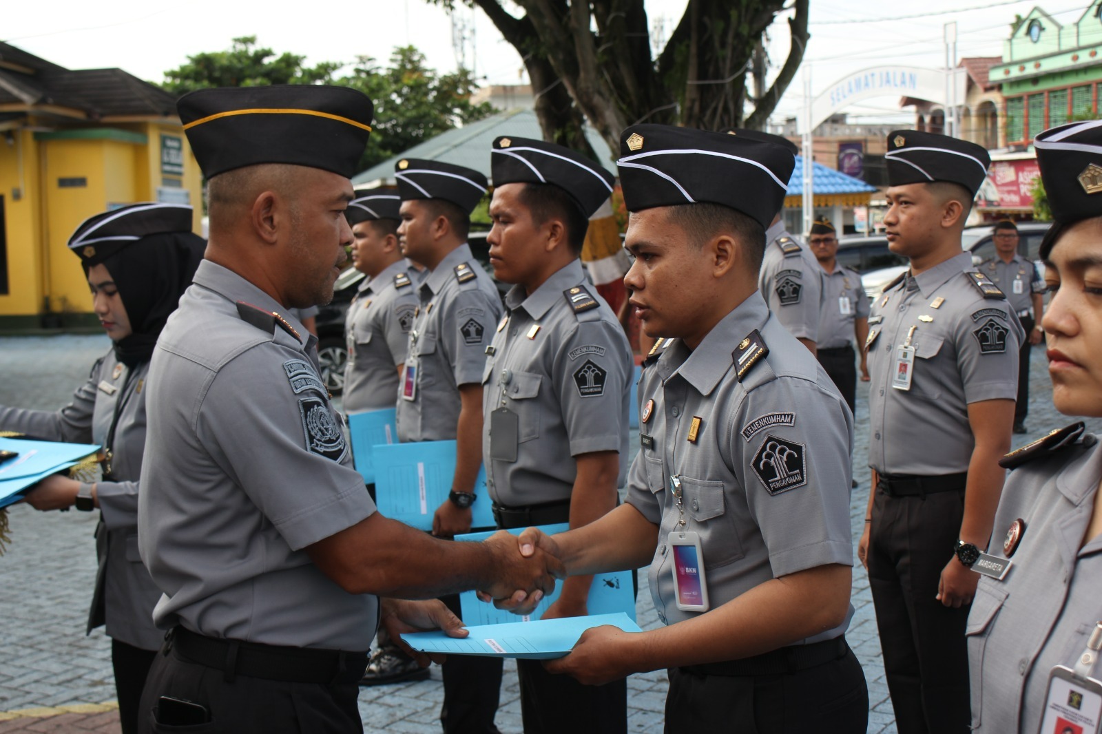 Apel Pagi dan Kenaikan Pangkat Pegawai Lapas Pekanbaru, Ini Yang Disampaikan Kalapas