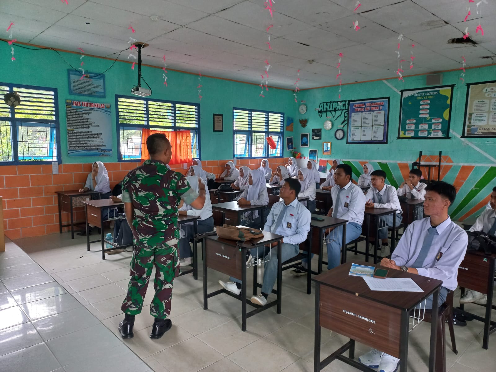 Satgas TMMD Ke-123 Kodim 0416/Bute Gelar Penyuluhan Wawasan Kebangsaan di SMA Negeri 1 Tebo.