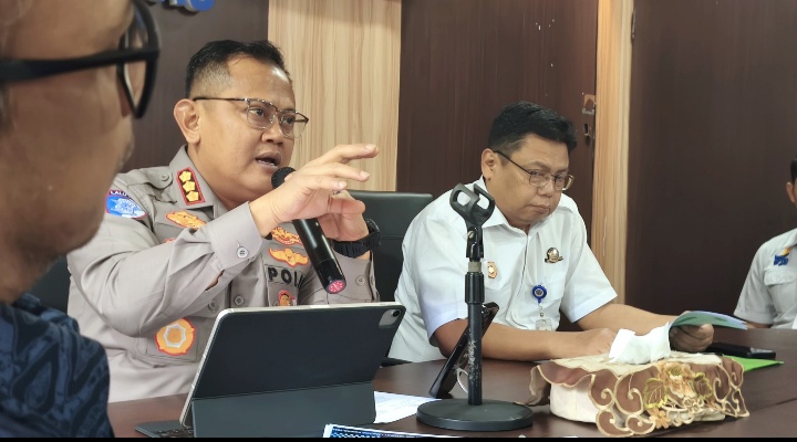 Dirlantas Polda Riau Pimpin Rapat Forum LLAJ 2025 Dalam Rangka Kesiapan Operasi Ketupat Lancang Kuning 2025
